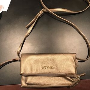 Crossbody that can turn into a clutch